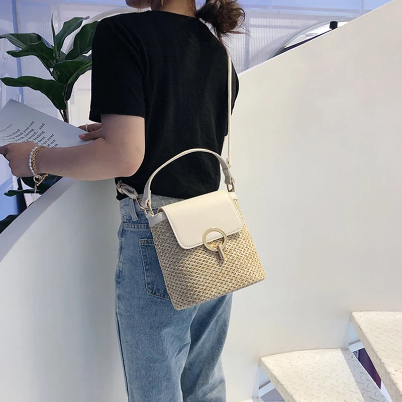 Beach Lady Travel Purses and Handbags Casual Chains Straw Bucket Bags Women Summer Messenger Bag Rattan Bags Shoulder Bag Bolsa