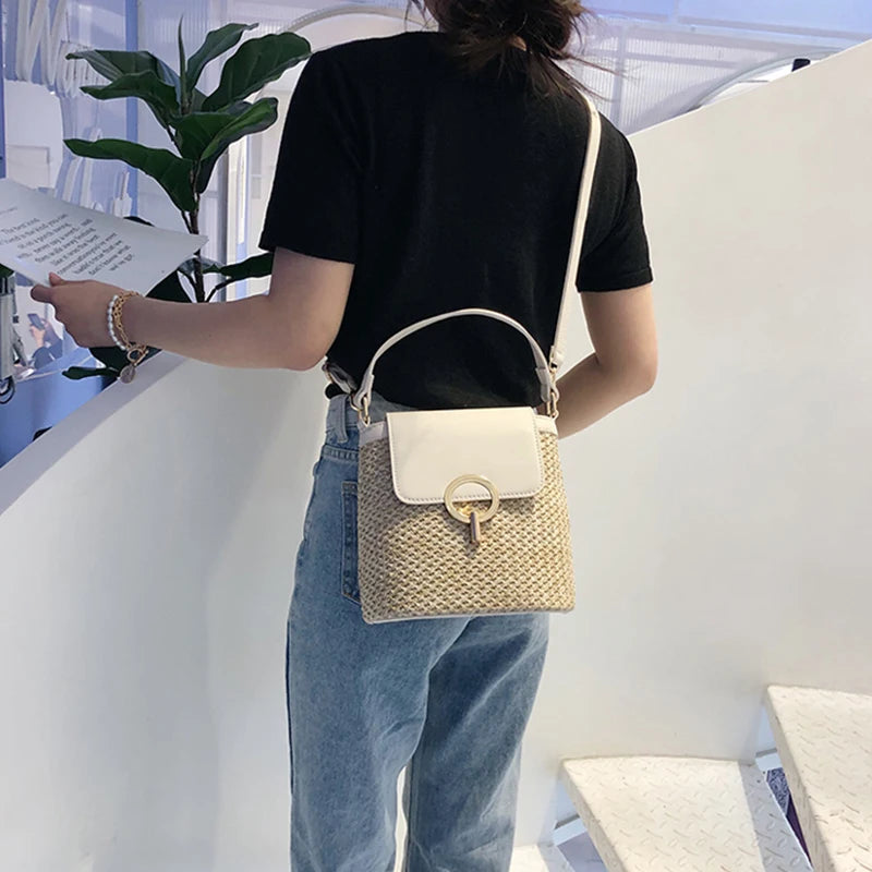 Beach Lady Travel Purses and Handbags Casual Chains Straw Bucket Bags Women Summer Messenger Bag Rattan Bags Shoulder Bag Bolsa